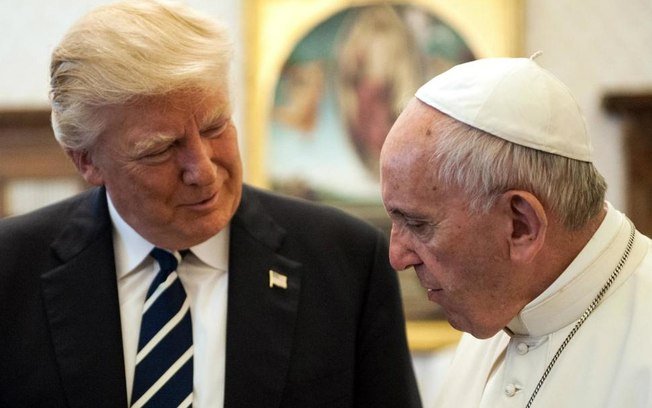 Papa chama homens como Trump de 'estúpidos' por duvidarem de mudanças climáticas